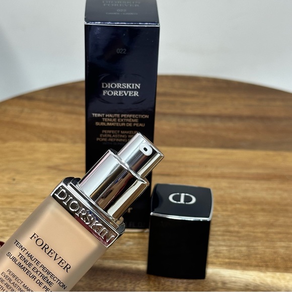 Dior Diorskin Forever Perfect Makeup Pore Refining Effect 022 Cameo - Picture 3 of 4
